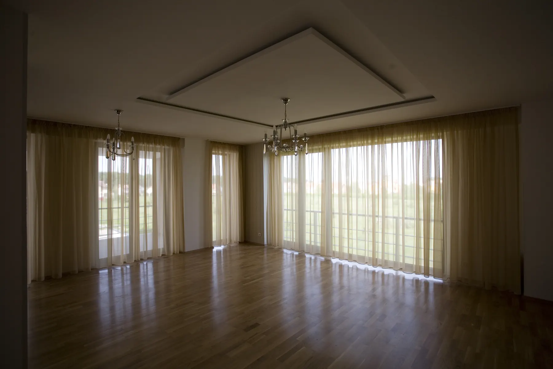 B28 – Ansamblu 28 apartamente, club, piscină