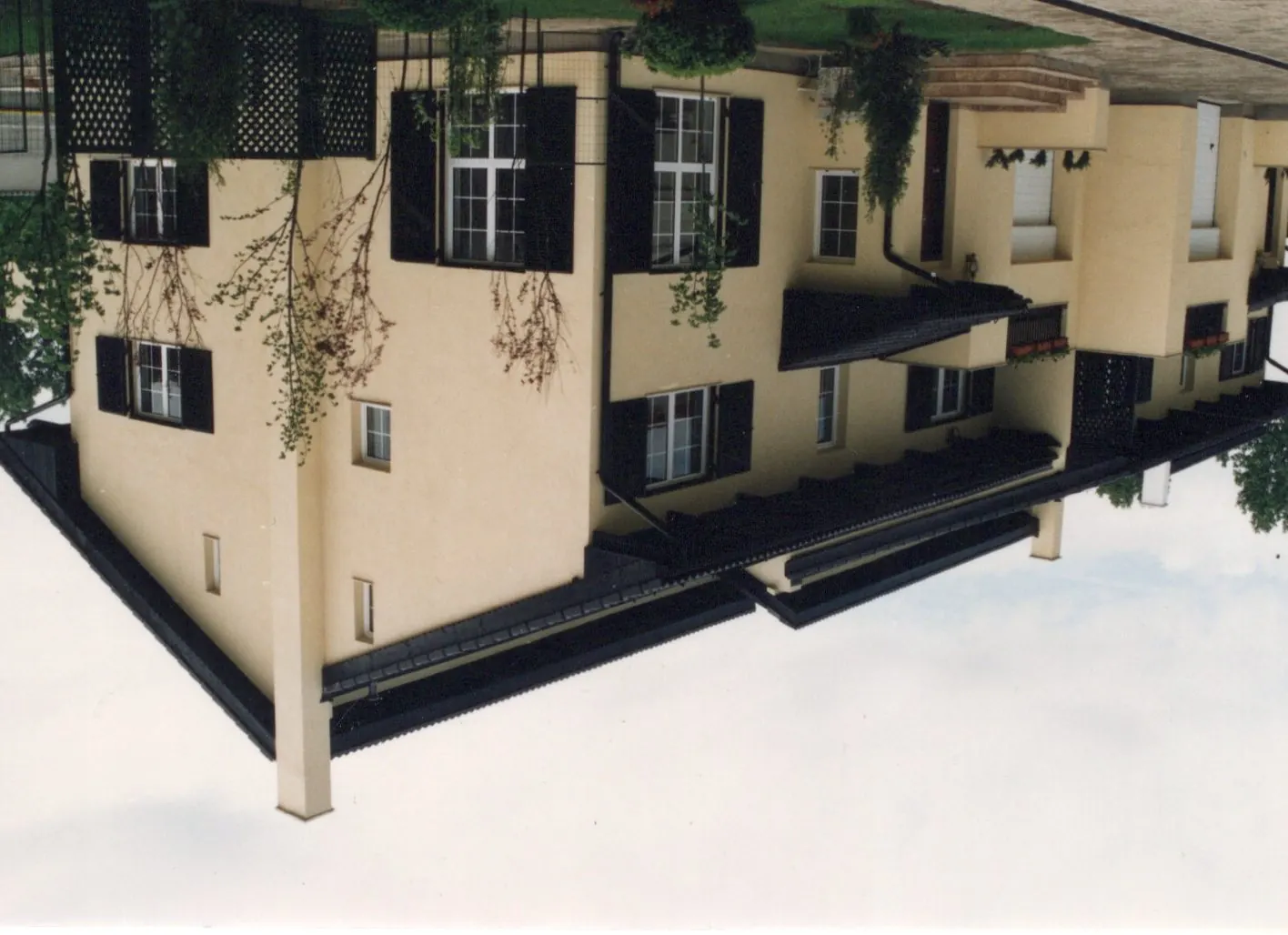 Northstar Compound – Ansamblu 12 locuințe